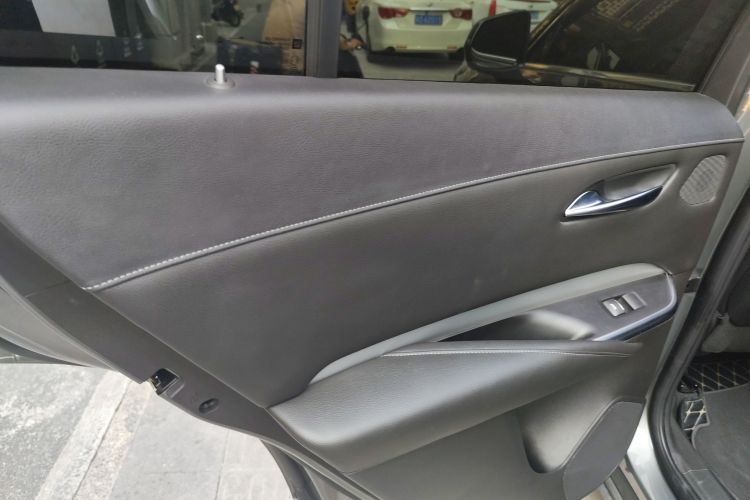 凯迪拉克XT4 2018款 28T 四驱领先型中控内饰49