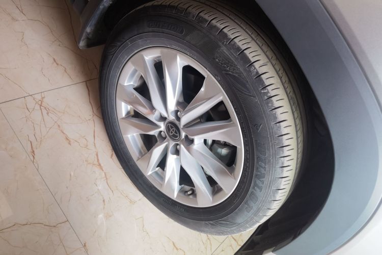 丰田 卡罗拉锐放 2022款 2.0L 先锋版车身外观10