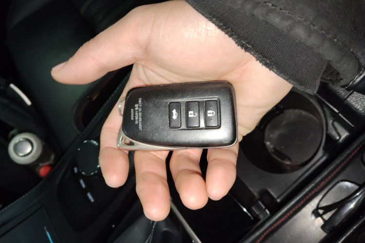 雷克萨斯ES 2015款 300h 舒适版中控内饰11