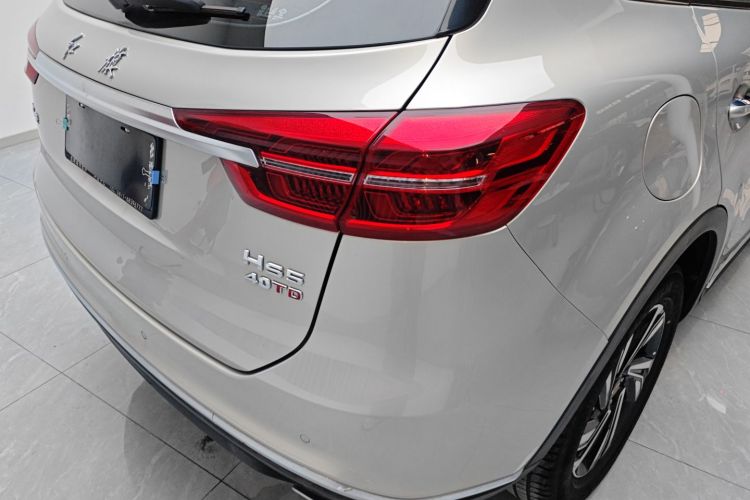 红旗HS5 2022款 改款 2.0T 智联旗享版车身外观9