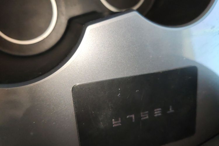 特斯拉 Model Y 2022款 改款 长续航全轮驱动版中控内饰11