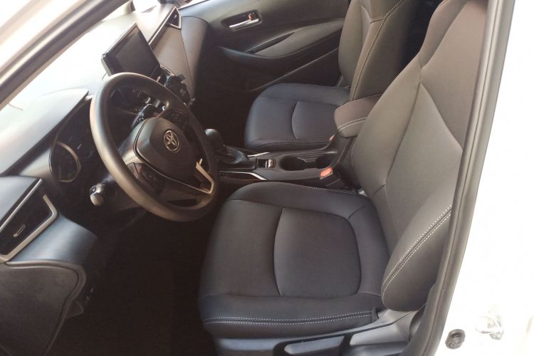 丰田 亚洲狮 2021款 2.0L 豪华版中控内饰19