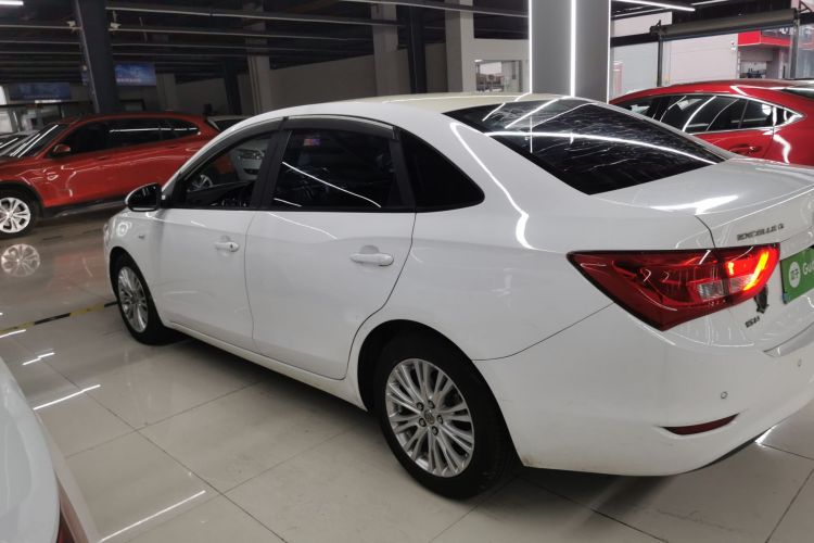 别克 英朗 2016款 15N 自动豪华型车身外观4