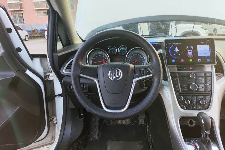 别克 英朗 2014款 XT 1.6L 自动时尚版中控内饰13