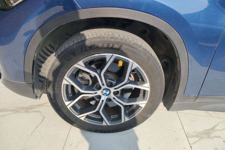 宝马X1 2021款 sDrive25Li 领先型车身外观6007