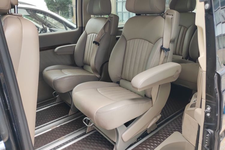 奔驰 唯雅诺 2013款 3.0L 舒适版中控内饰7004