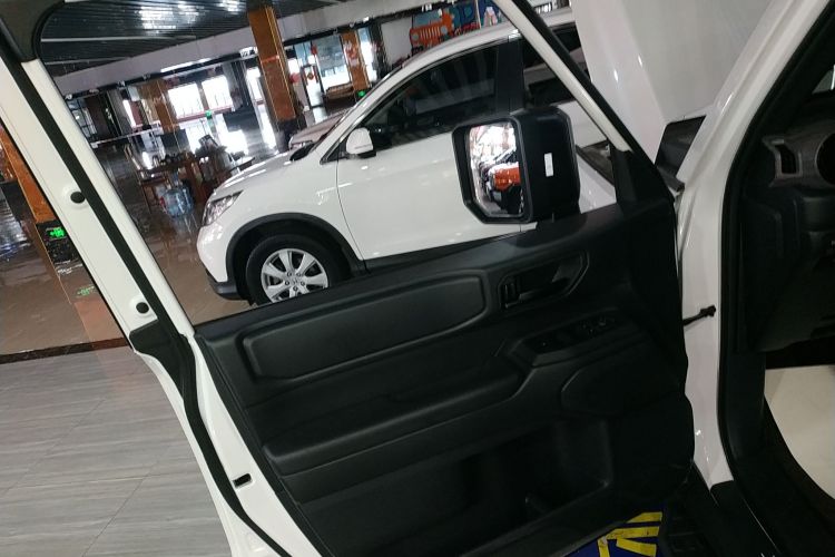 丰田 普拉多 2025款 2.4T 穿越BX版 5座中控内饰47