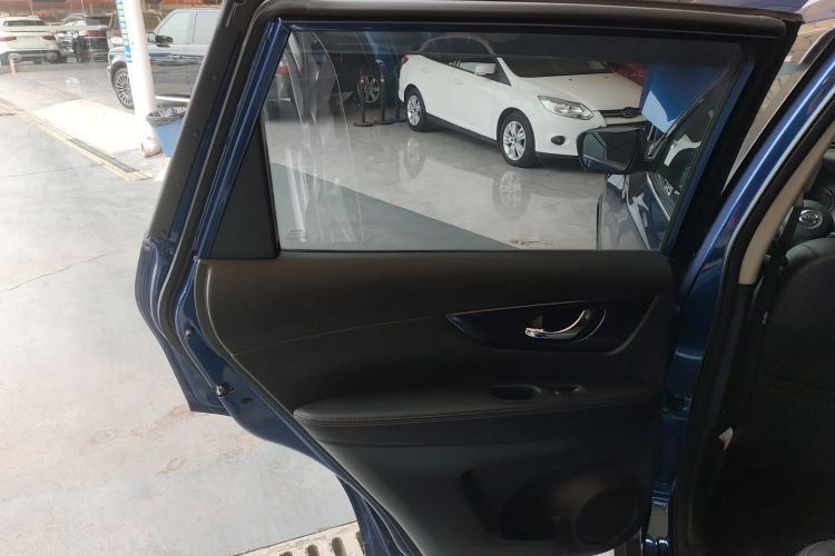 日产 奇骏 2017款 2.0L CVT舒适版 2WD中控内饰49