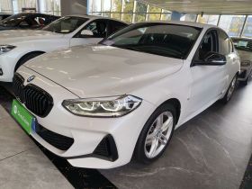 宝马1系 2023款 120i M运动曜夜版