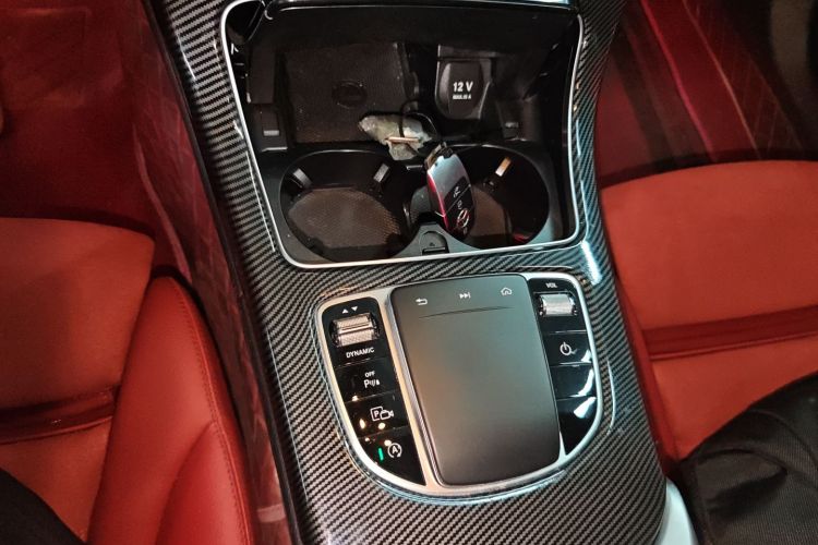 奔驰C级 2019款 C 260 运动版中控内饰18