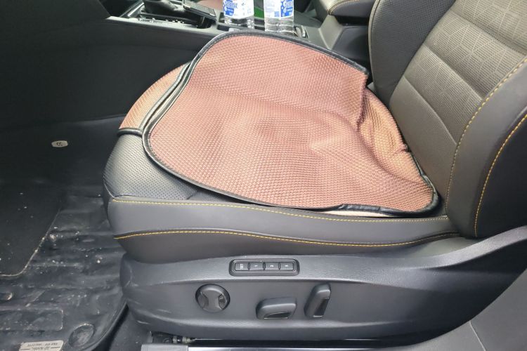 一汽-大众CC 2021款 380TSI 夺目版中控内饰19