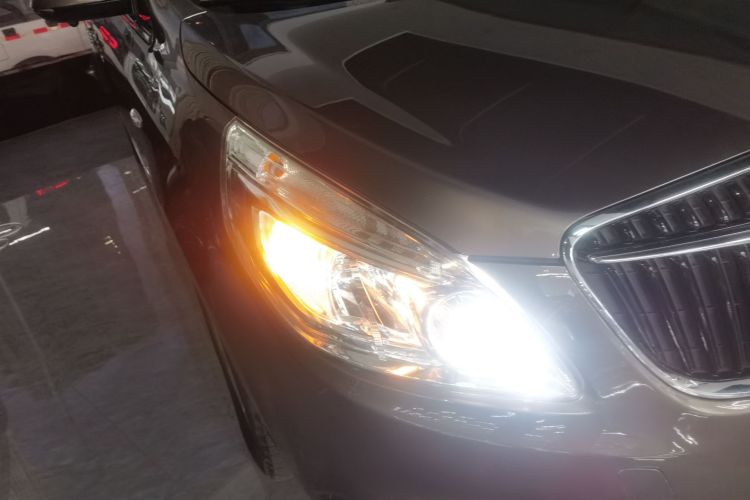 别克GL8 2017款 25S 尊贵型 国V车身外观8