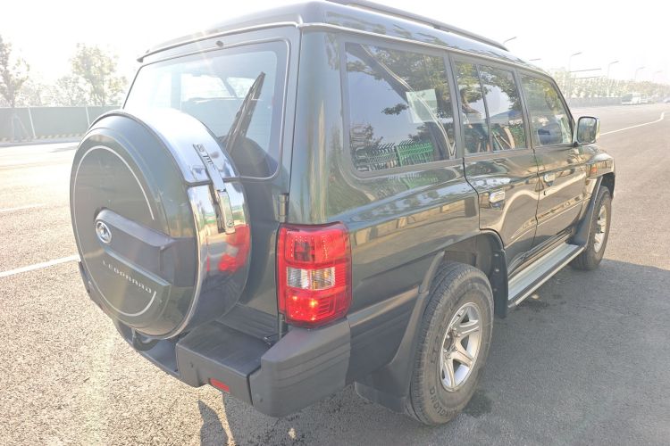 猎豹汽车 猎豹Q6 2015款 2.4L 手动两驱精英型车身外观7