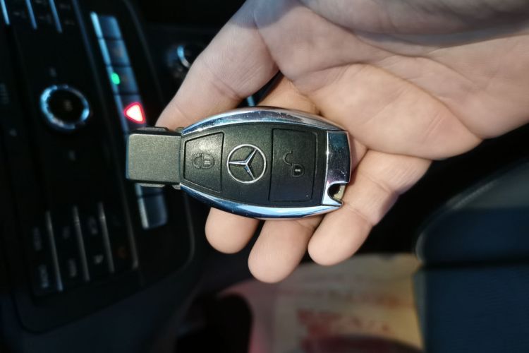 奔驰B级 2015款 B 200 动感型中控内饰11