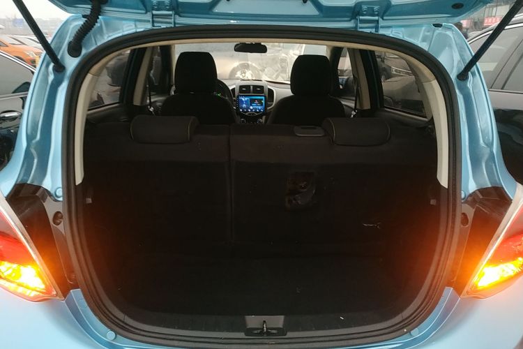 长安欧尚 奔奔E-Star 2021款 国民版 心悦版 磷酸铁锂（31.86kWh）局部细节23