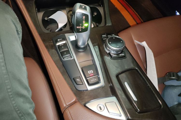 宝马5系 2014款 525Li 领先型局部细节18