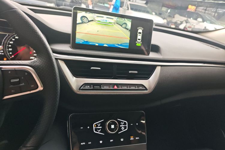 红旗H5 2022款 经典款 改款 1.5T DCT旗韵版中控内饰16