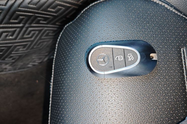 奔驰C级 2022款 改款 C 260 L 运动版中控内饰11