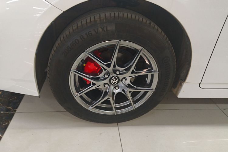 丰田 普锐斯 2012款 1.8L 豪华先进版车身外观6007