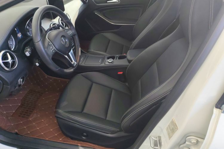 奔驰GLA 2016款 GLA 220 4MATIC 时尚型局部细节19