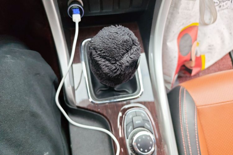 北汽幻速S3 2016款 S3L 1.5L 手动尊贵型中控内饰18