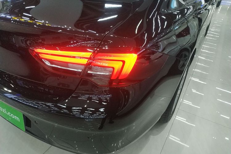 别克 君威 2019款 20T 精英型 国VI车身外观9