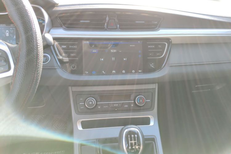 吉利汽车 帝豪 2020款 1.5L 手动豪华型中控内饰16