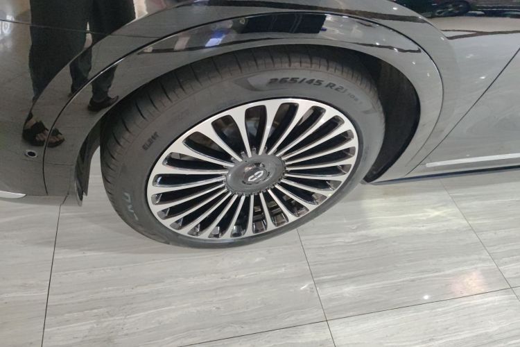 鸿蒙智行 问界M9 2024款 增程 Max版 42kWh 5座版车身外观35