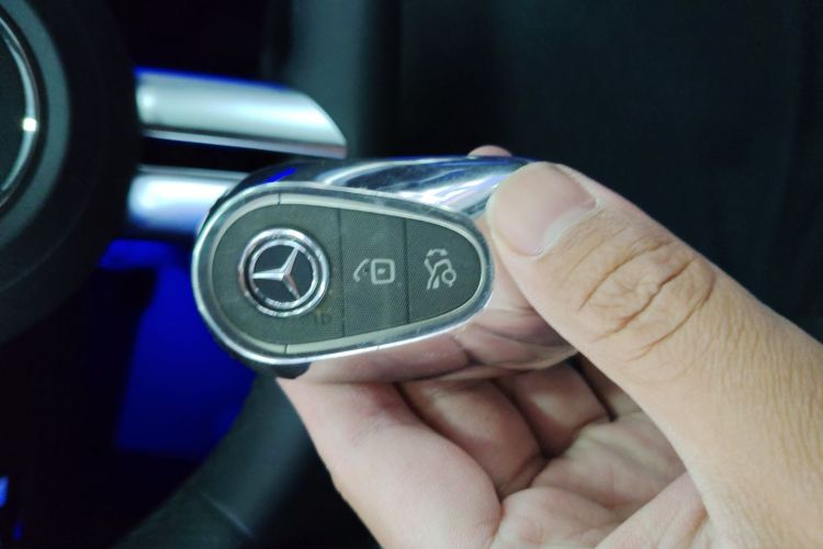 奔驰C级 2023款 改款 C 260 L 运动版中控内饰11