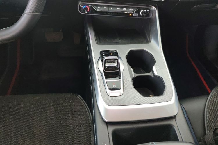 广汽传祺 传祺GS3 2023款 影速 270T R-STYLE版局部细节18