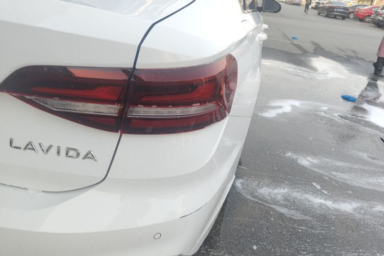 大众 朗逸 2023款 改款 1.5L 自动得逸版车身外观9