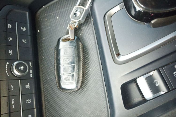 哈弗F7 2020款 1.5T 两驱i潮中控内饰11