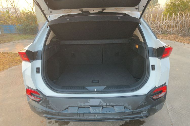 奔腾T77 2019款 230 TID 自动豪华型 国VI机舱底盘23