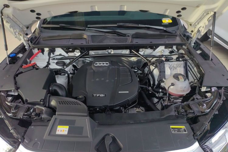奥迪Q5L 2020款 改款 40 TFSI 荣享时尚型机舱底盘24