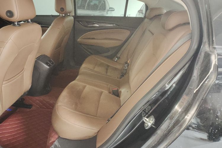 别克 君威 2017款 20T 精英型中控内饰21