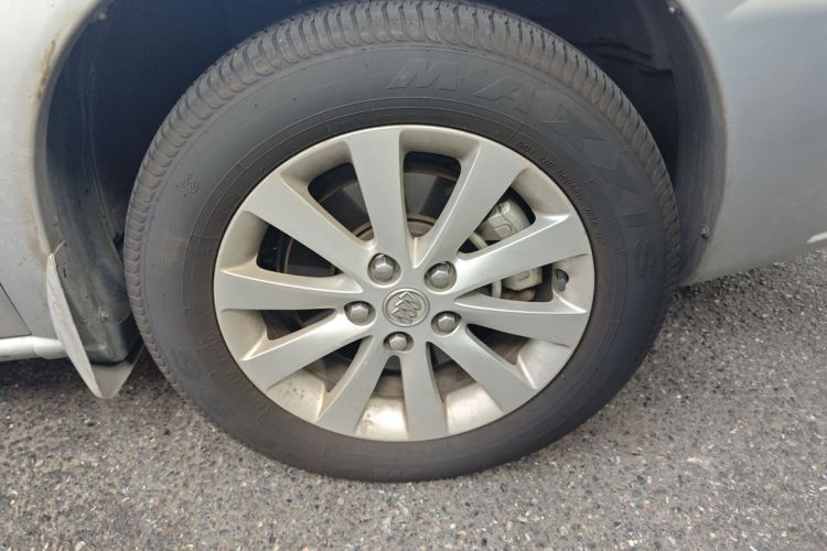 别克GL8 2014款 2.4L 行政版车身外观6007