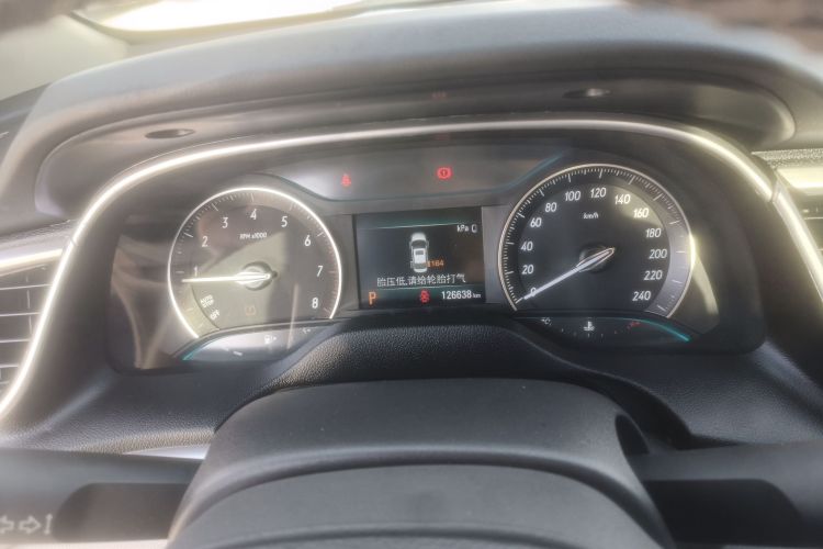 别克 英朗 2018款 15T 双离合精英型 国V中控内饰14