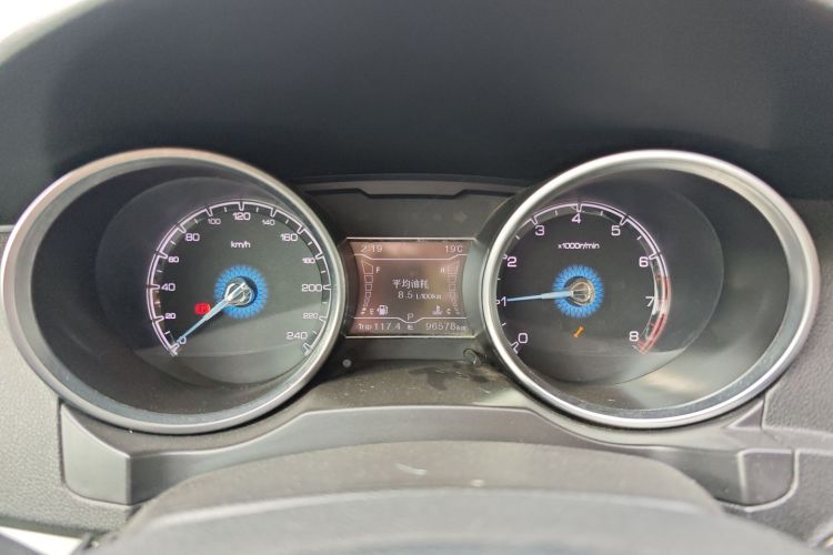 众泰SR7 2016款 1.5T CVT魔方之心版 国V中控内饰14