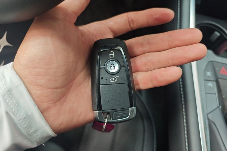 福特 2025款 锐界L 2.0T EcoBoost 两驱七座时尚型中控内饰7001