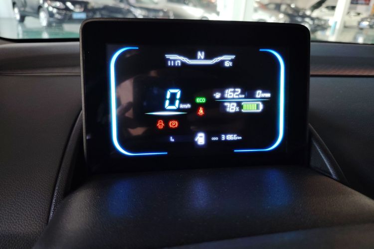 长安启源 长安Lumin 2022款 210km 香甜款中控内饰14