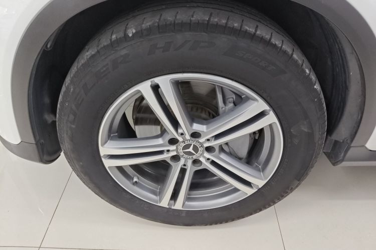 奔驰GLC 2020款 改款 GLC 260 L 4MATIC 动感型车身外观35