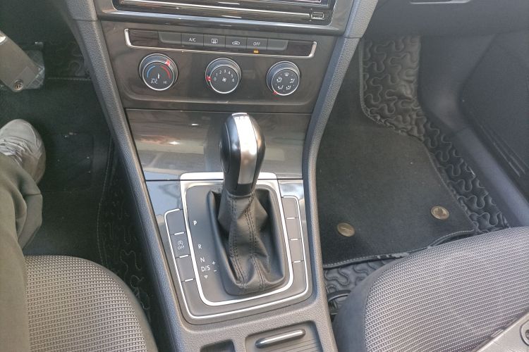 大众 高尔夫 2019款 280TSI DSG舒适型 国VI局部细节18