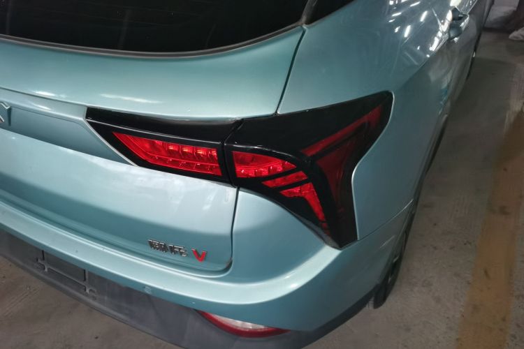 哪吒汽车 哪吒V 2022款 长续航行业定制版车身外观6006