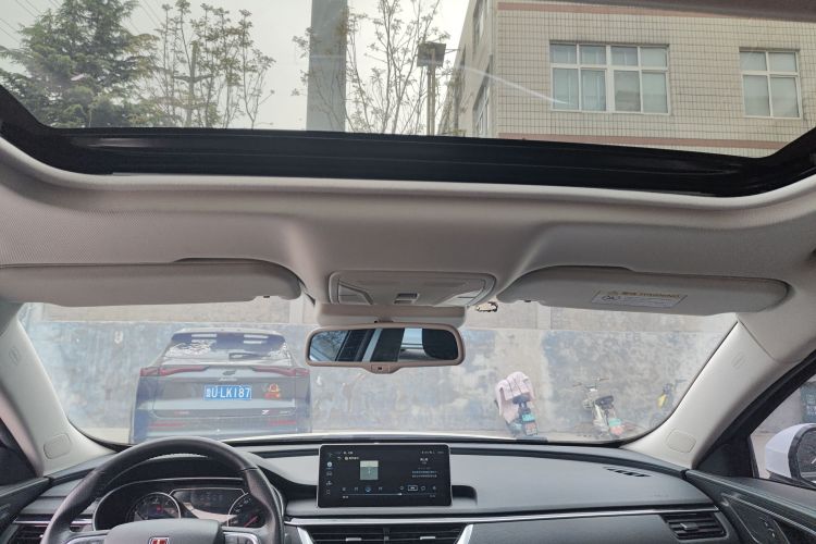 红旗H5 2022款 经典款 改款 1.8T 自动智联旗韵版中控内饰22