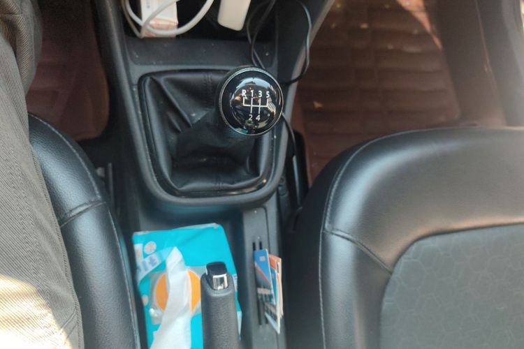 大众 桑塔纳 2015款 1.6L 手动舒适版中控内饰18