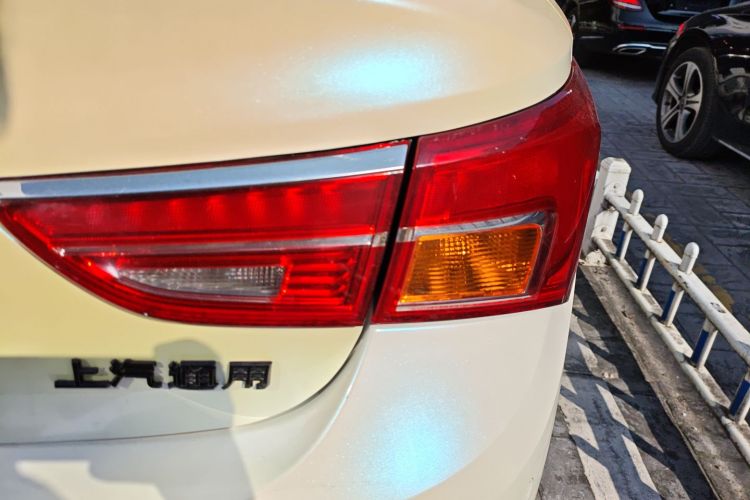 别克 威朗 2015款 三厢 20T 双离合领先型车身外观9