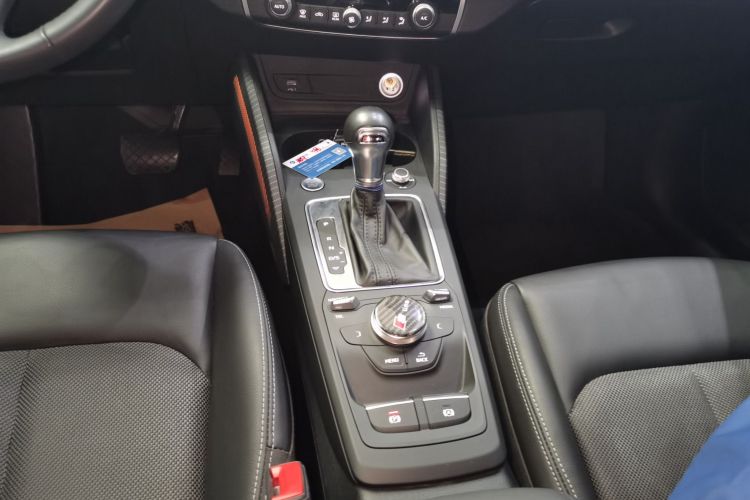 奥迪Q2L 2021款 35 TFSI 时尚动感型中控内饰18