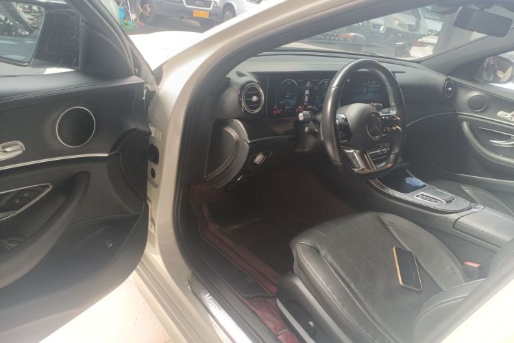 奔驰E级(进口) 2021款 E 260 时尚型运动版中控内饰7003