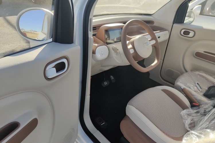 奔腾小马 2026款 222km 萌趣马 Plus中控内饰20