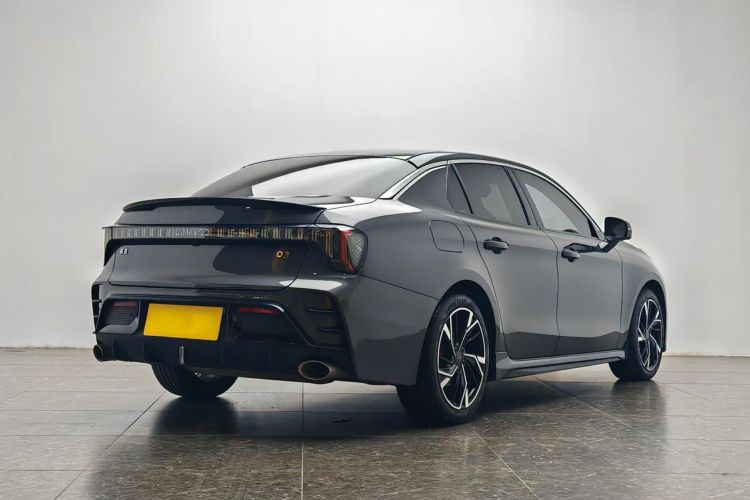 领克03 2023款 2.0TD DCT劲Pro车身外观7